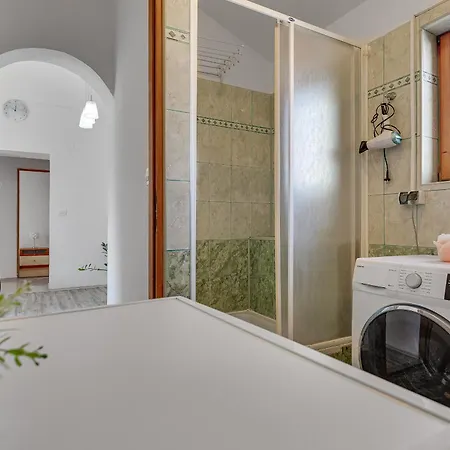 Eni Apartment *